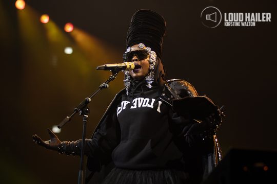 Lauryn Hill breaks down mid-set at Chicago memorial service for