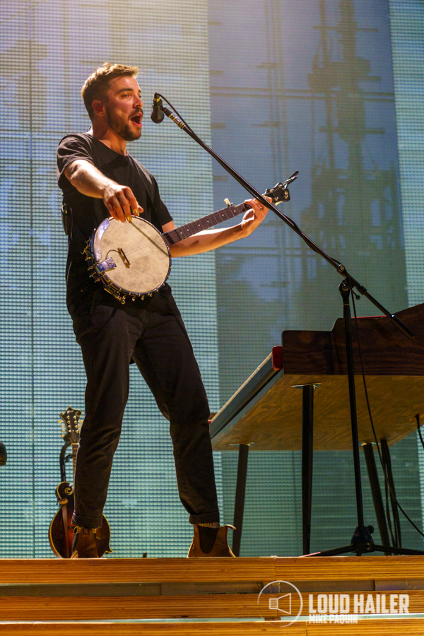 Noah Kahan at Red Hat Amphitheater in Raleigh, NC - Loud Hailer