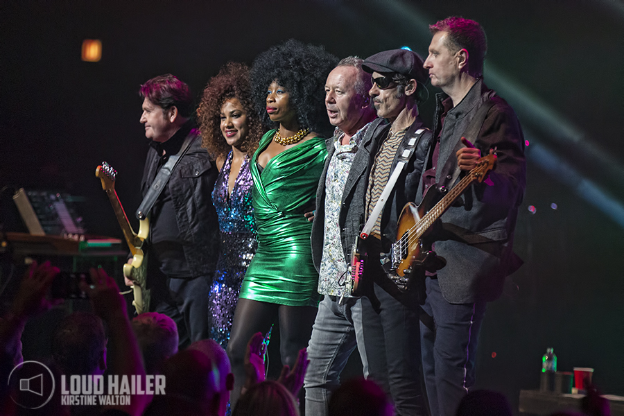 Simple Minds at The Chicago Theatre in Chicago, IL - Loud Hailer Magazine