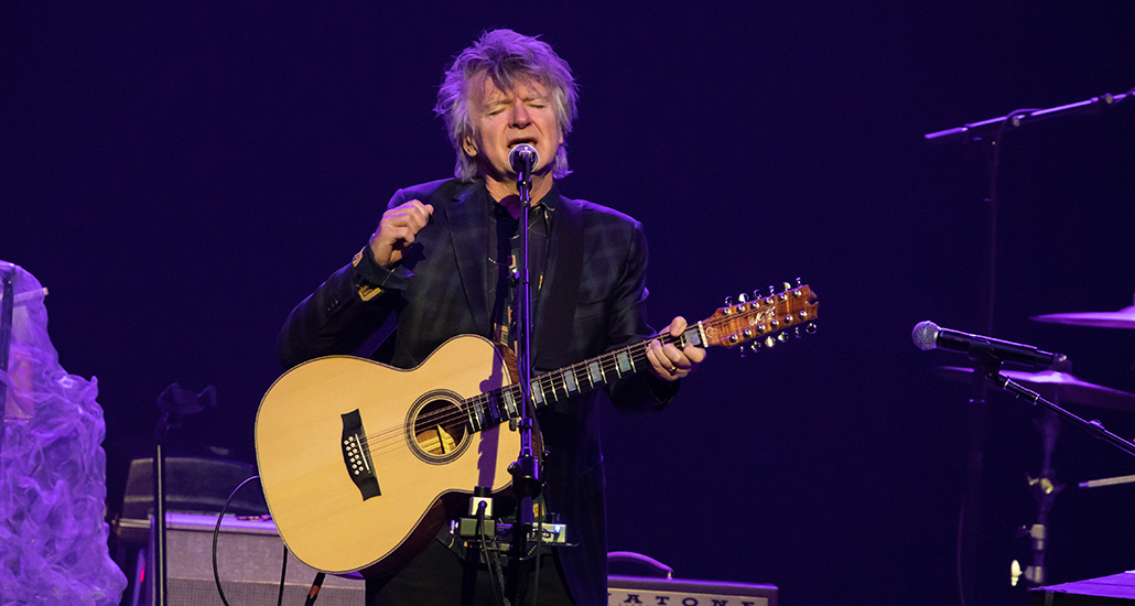 Crowded House at The Chicago Theatre in Chicago, IL Loud Hailer Magazine